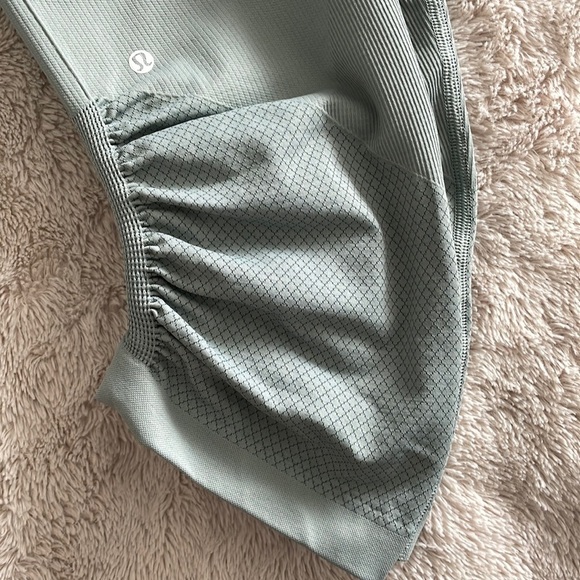 Lululemon Athletica Taryn Toomey Awakening Crop in Earl Grey - Picture 11 of 12